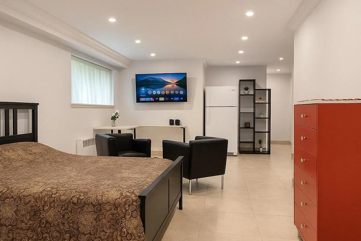 Stylish Furnished Modern Studio, Bright And Spacious 20 Minutes From Downtown Montréal 0*,  Canada